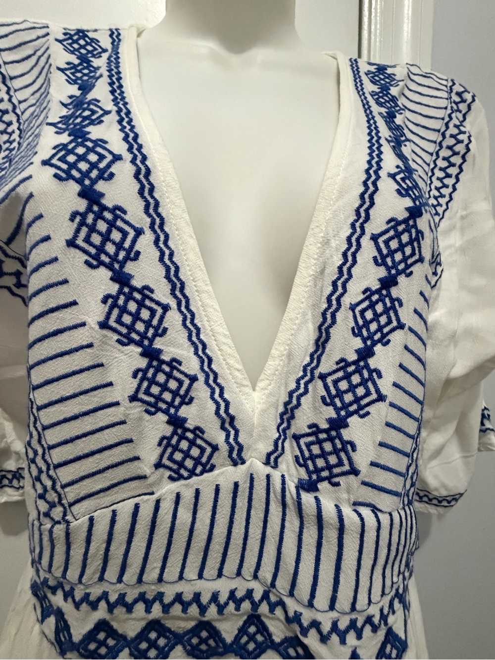 Lulu's White Mini Dress with Blue Embroidered Trim - Gone to Greece size large - Picture 4 of 7